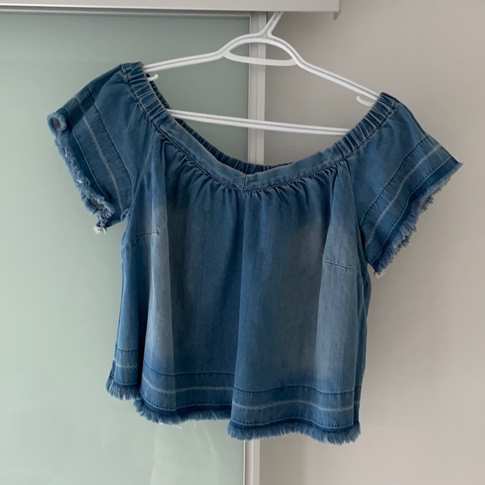 BEBE off the shoulder Top XS